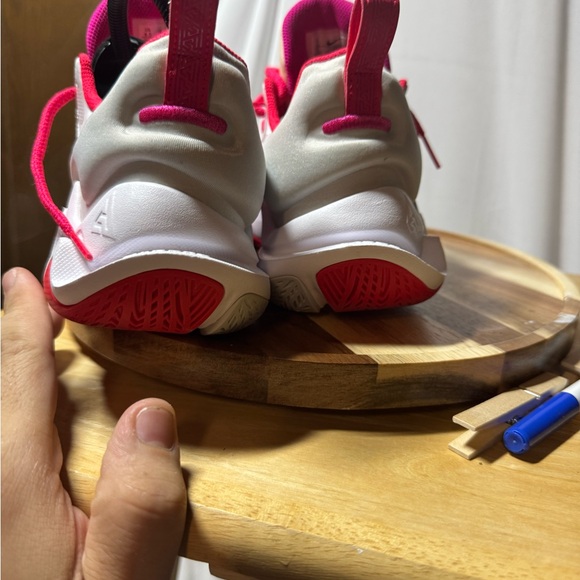 Giannis Immortality Rose Women’s Shoes Size 6.5 - Picture 2 of 7